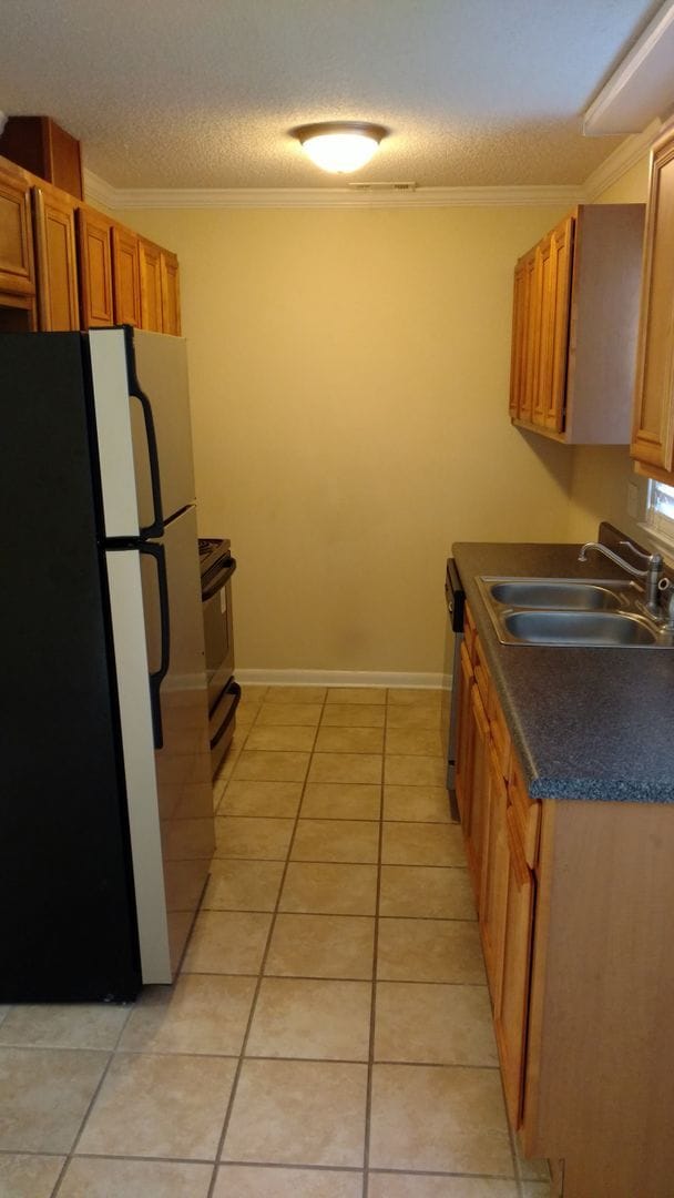 Photo - Haymont Area -2 Bedroom Town home for rent! Available 4/17/2026