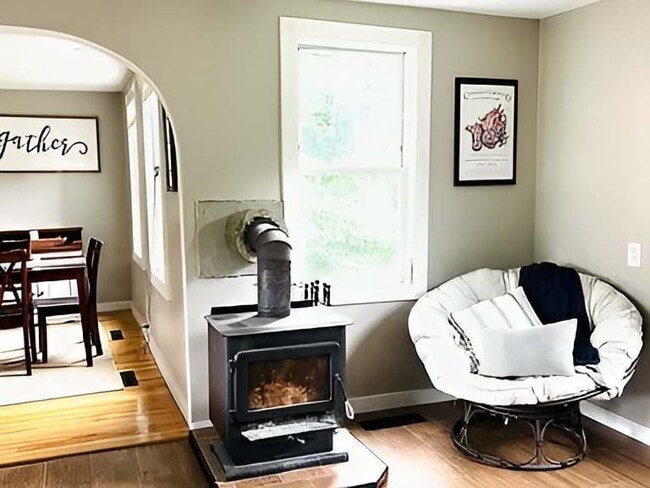 Photo - 252 Windsor St