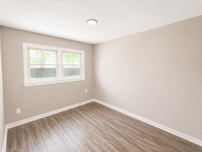 Photo - 4 bedroom house - West Point!