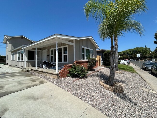 Building Photo - MASSIVE 6 bed 3 bath house in Prime Locati...