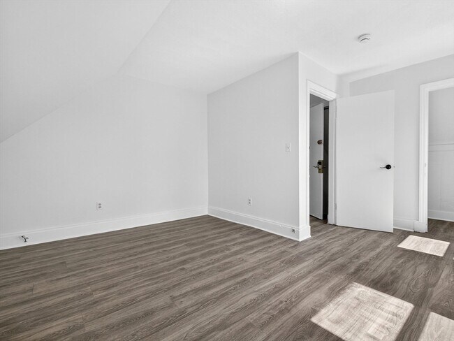 Photo - 425 Medford St Unidad 3