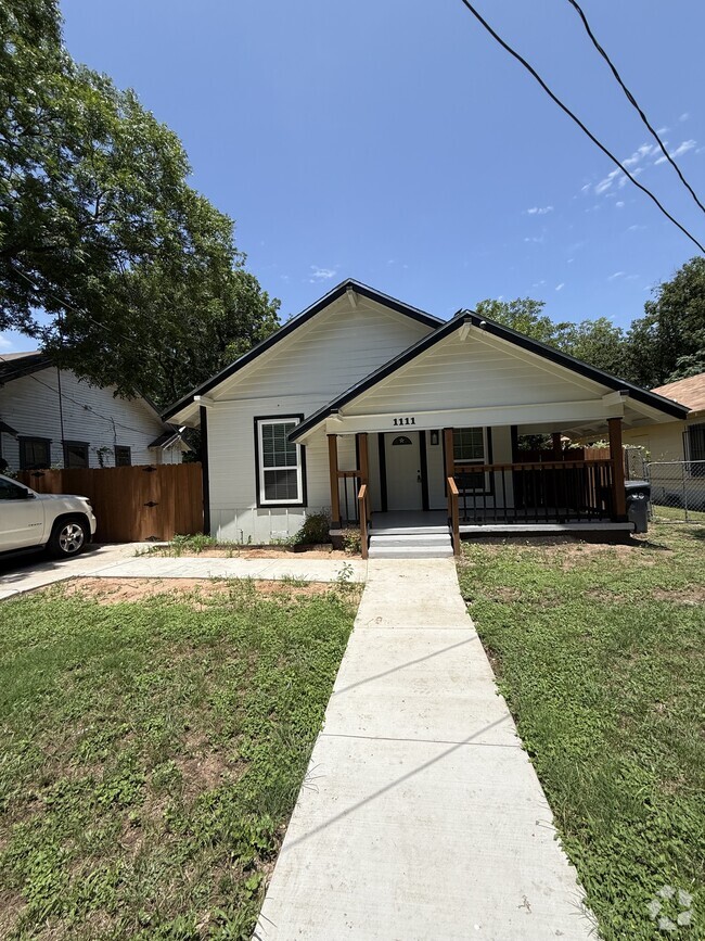 Building Photo - 1111 Brook Ave Rental