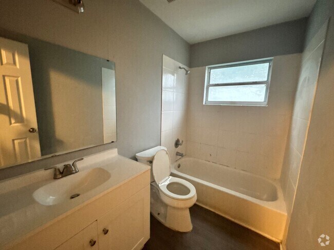 Building Photo - 1101 SW 61st St Unit B Rental