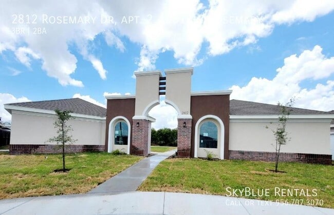 Building Photo - 2812 Rosemary Dr Unit 2812-2 Rosemary