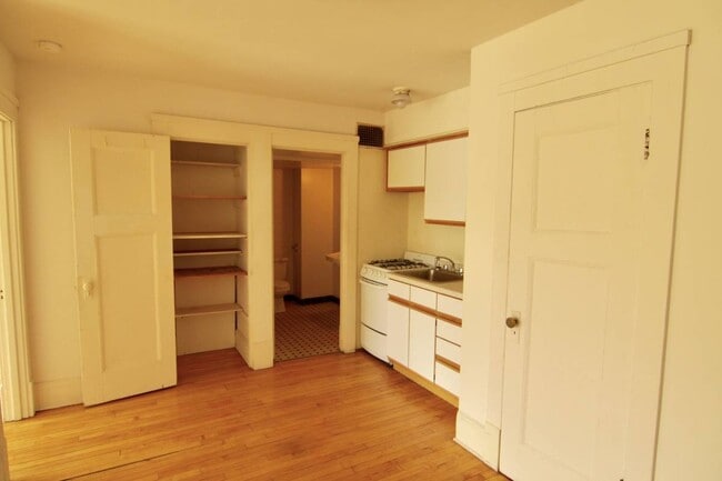 Photo - 509 N Lake St
