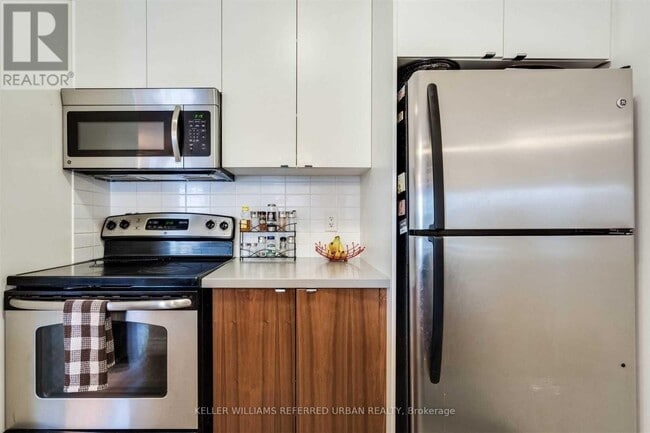Photo - 541 Winston Rd