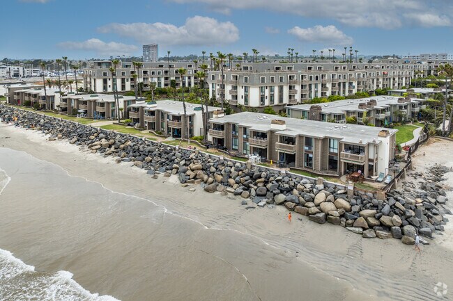 Photo - 999 N Pacific St