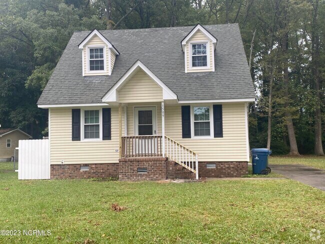 Building Photo - 1509 N Respess St Rental