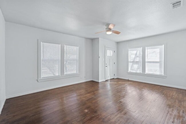 Photo - 105 Riverside Dr