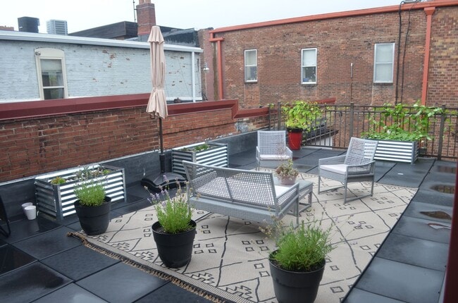 Building Photo - 919 A Aly Unit Apt 201