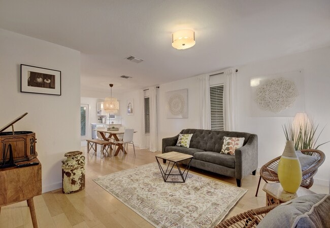 Photo - 2823 Garwood St