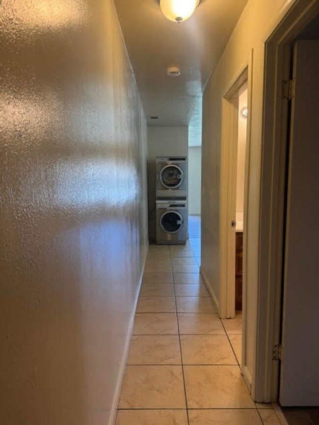 710 Ripona Ave