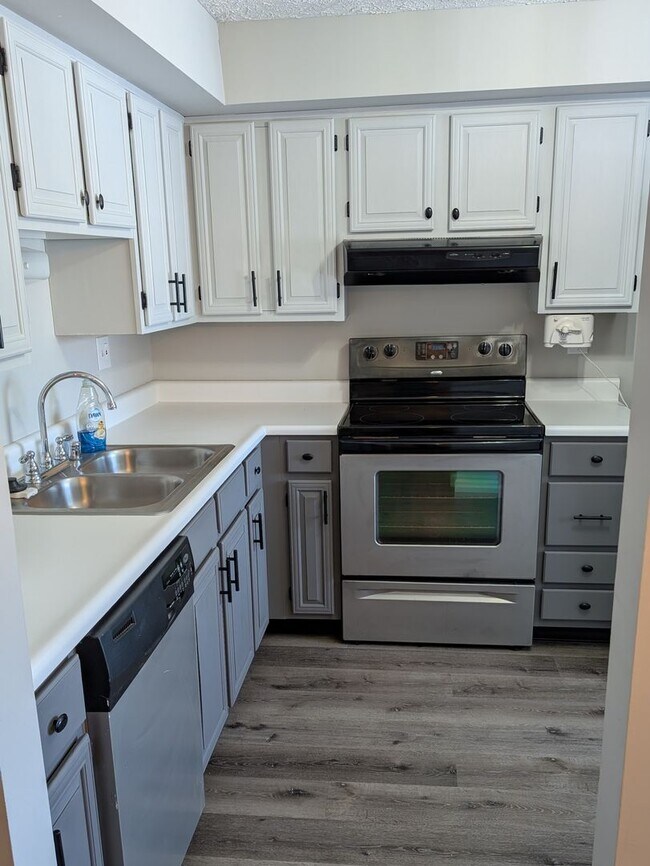 Photo - ABINGDON - LAUREL VALLEY 3 BDRM TOWNHOUSE