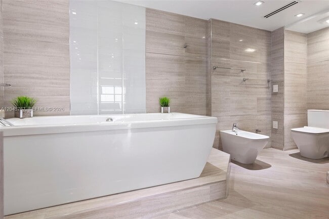 Photo - 6061 Collins Ave Unit 8F