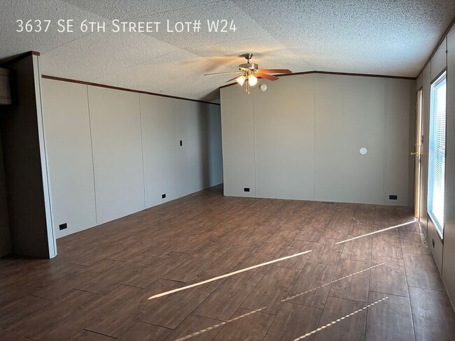 Photo - 3637 SE 6th St