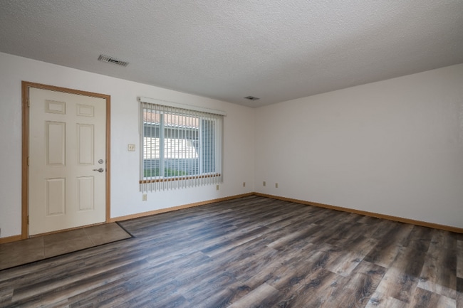 Photo - 619 Burton Ln