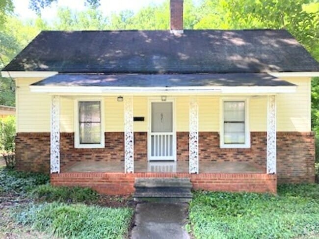 Building Photo - Cute Two Bedroom House in Cherryville for ...