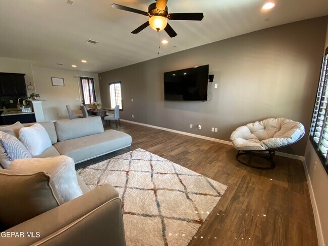 Photo - 7013 Long Meadow Dr