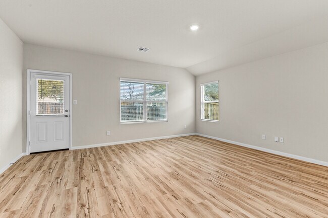 Photo - 15011 Maskette Ave