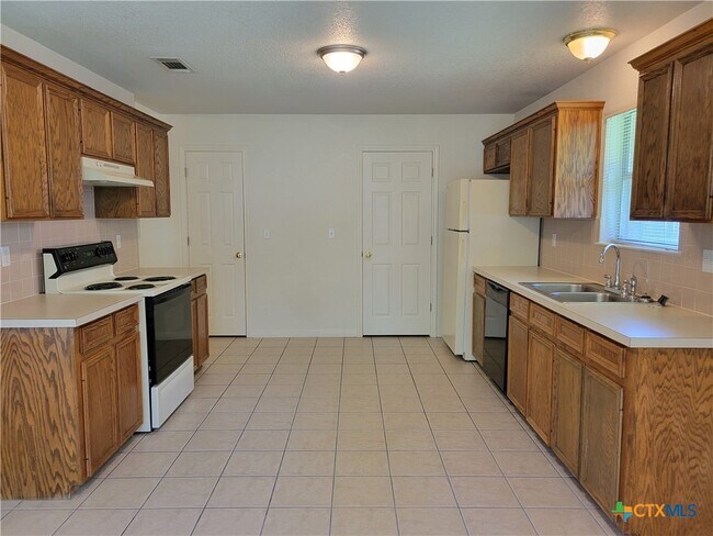 Photo - 305 Grizzly Trail