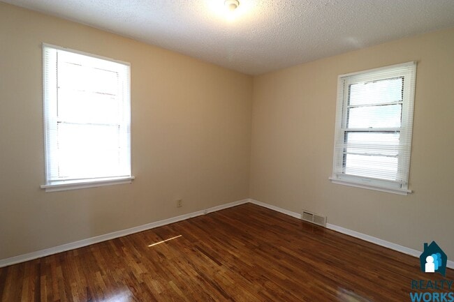 Photo - 4 Bedroom Home in North Lincoln