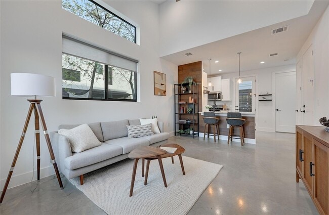 Photo - 1208 Walnut Ave