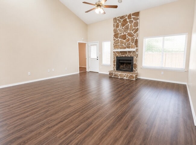 Building Photo - 2506 Radcliffe Dr