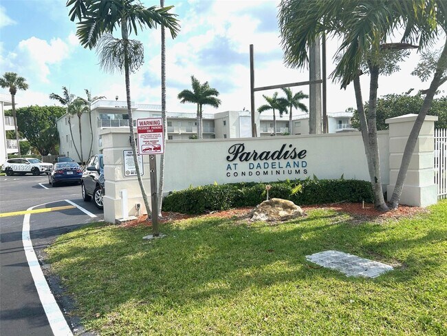 Building Photo - 7701 SW 88th St Unit B220