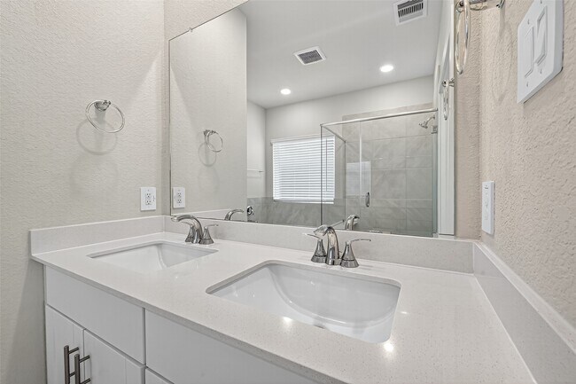 Building Photo - 3050 Marble Wy