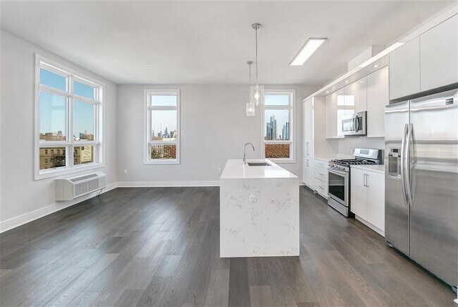 Building Photo - 119 Peter St Unit 604