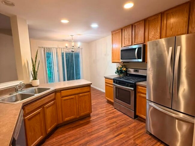 Photo - 565 Conservatory Ln