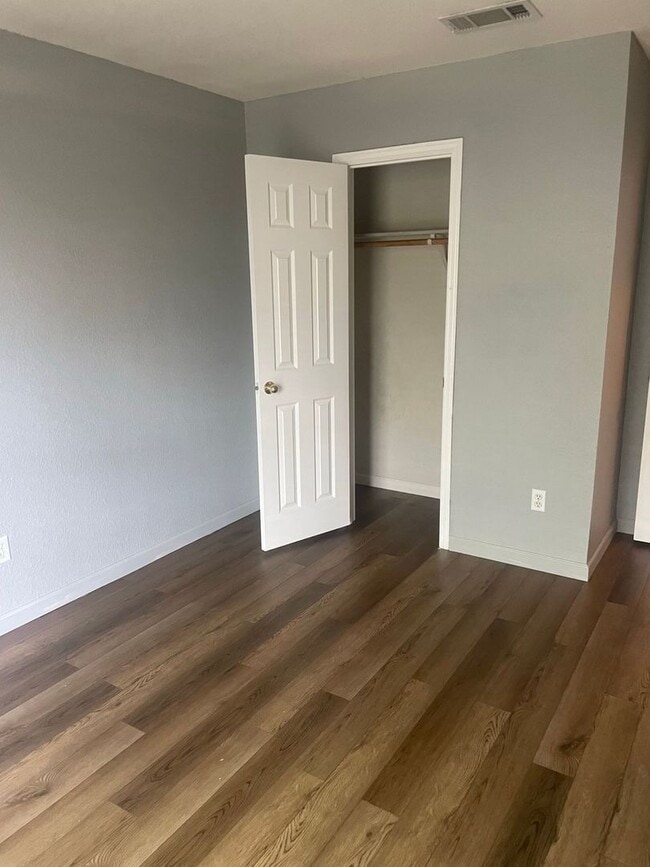 Photo - 4 bedroom 2 bathroom house! HOUSING ACCEPTED!