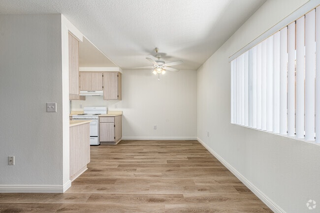 1BR, 1BA - 600SF - Dining Room