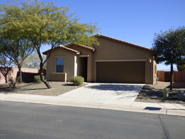 Building Photo - 13004 N Lea Maw Dr