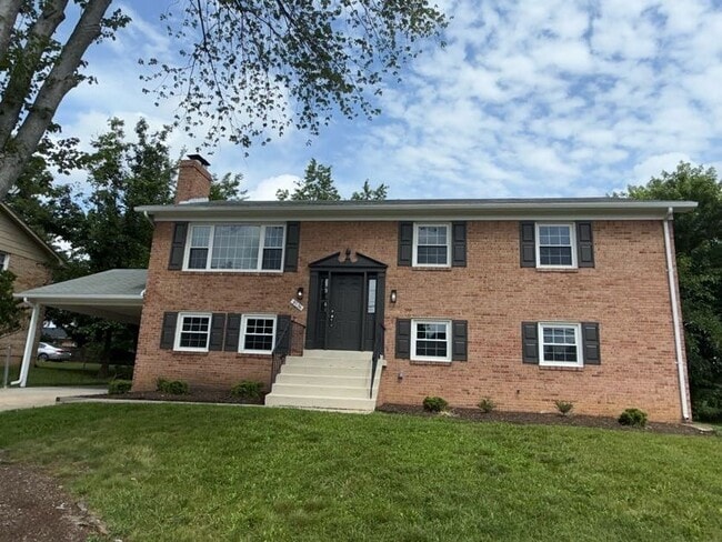 Photo - 9706 Glen Way House
