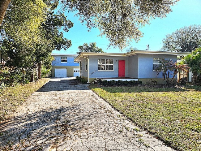 Building Photo - Updated 3-bedroom, 2-bath home