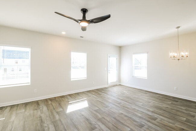 Photo - 1676 Fuma Leaf Wy