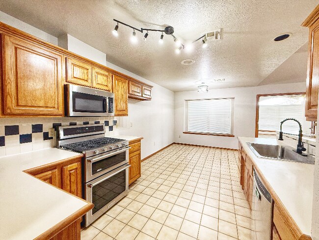 Photo - 6605 NW 134th St