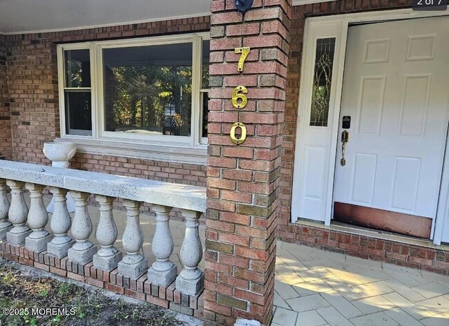 Photo - 760 Oak Glen Rd