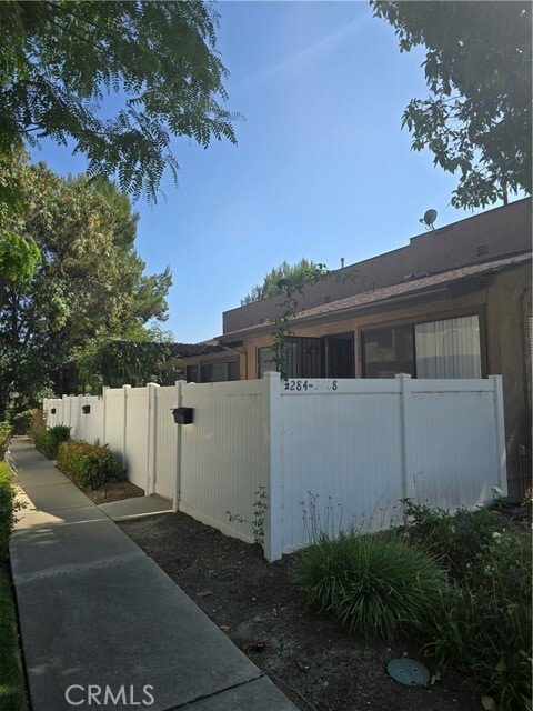 Building Photo - 2288 Loma Alta Dr Unit 6