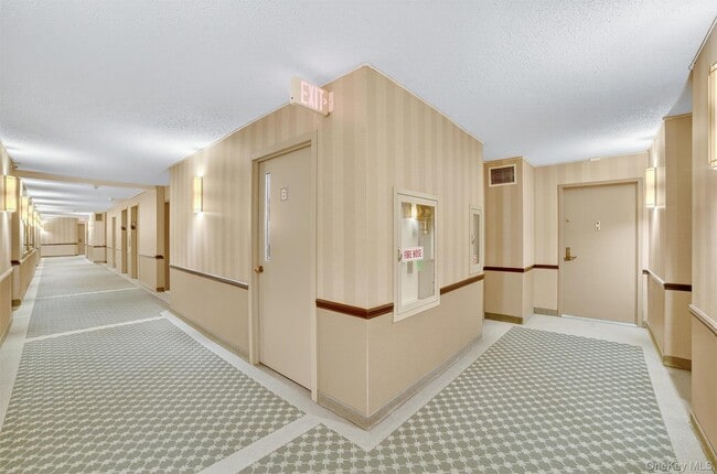 Photo - 25 Rockledge Ave Unit 606