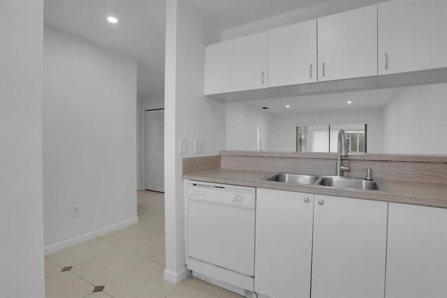 Photo - 315 NW 36th Ave