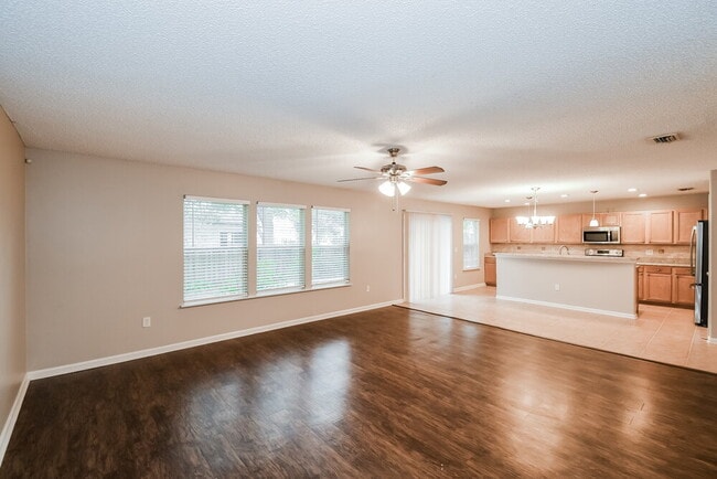 Photo - 2427 Brian Lakes Dr E