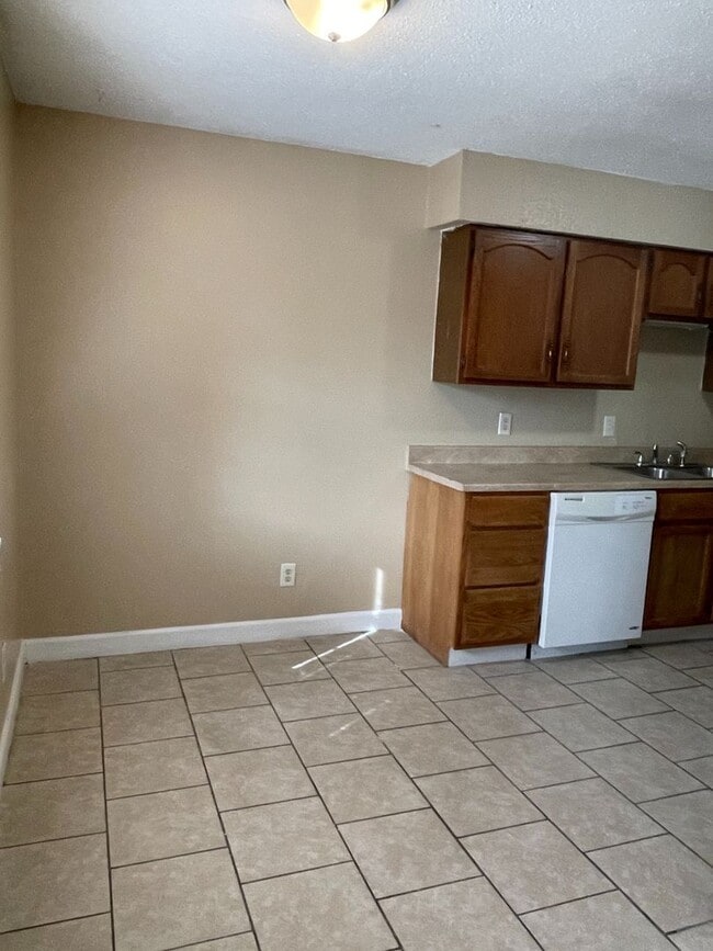 Photo - 295/297 Chris Dr. Unit 297