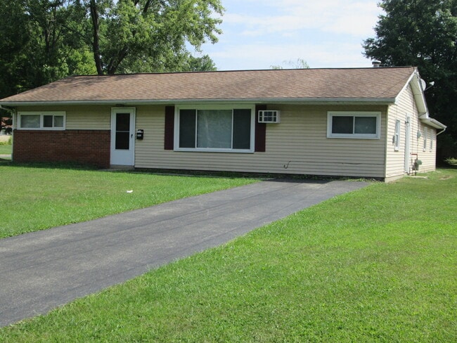 Building Photo - 2433 Bainbridge Ave Rental