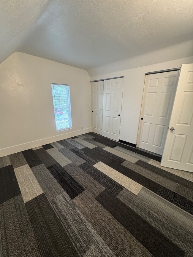 Photo - 315 W Oakridge Ave