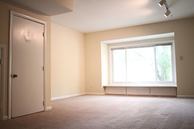 Photo - 2BR in Chancellor Square