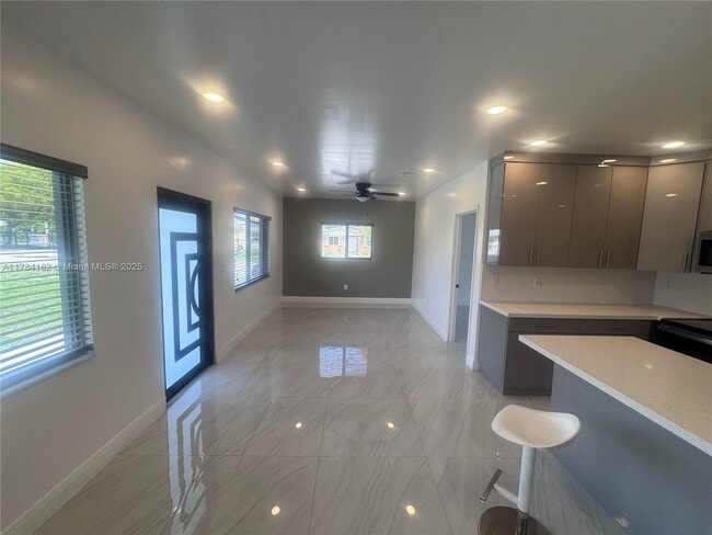 Building Photo - 2048 NW 99th Terrace Unit 2048 Rental