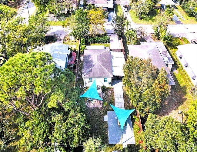 Building Photo - 1106 NW 7th Terrace Rental