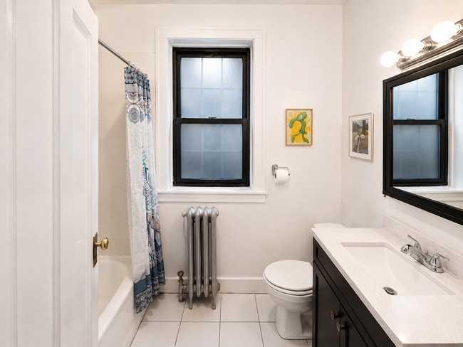 Photo - 2332 W Addison St Unit J2